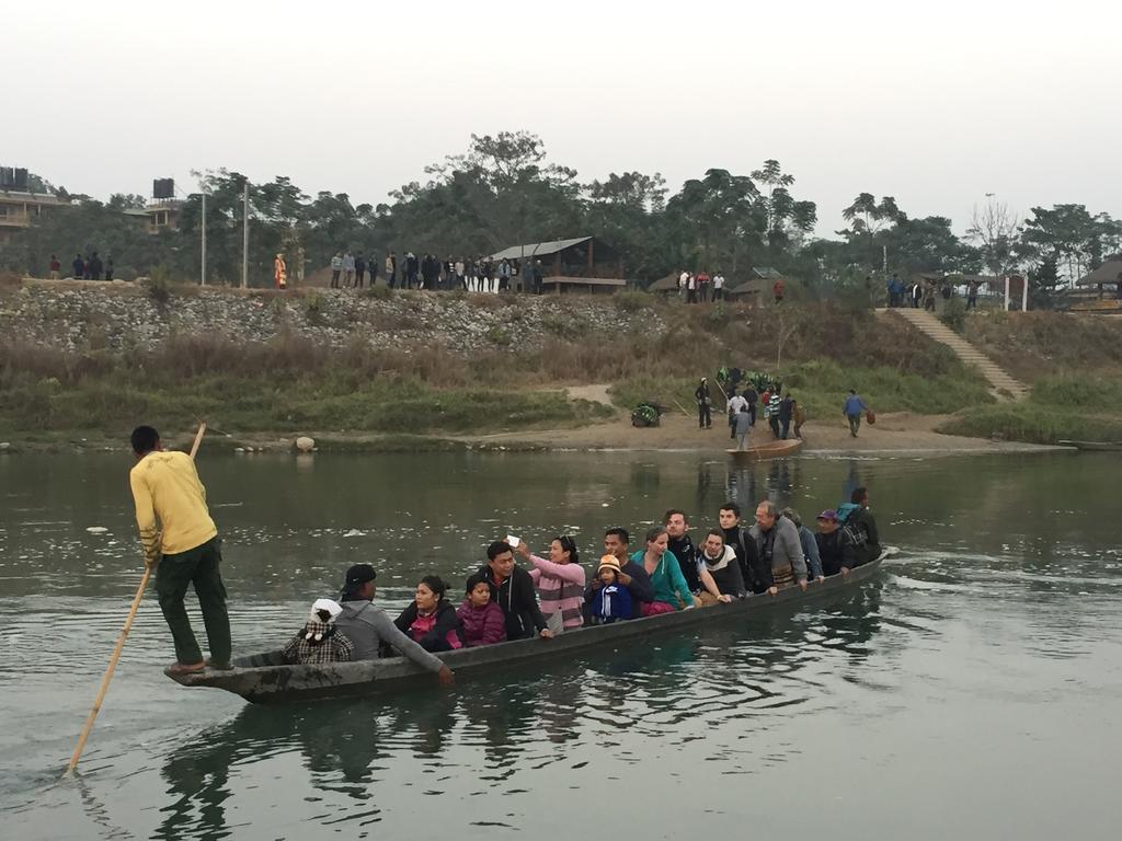 Chitwan Safari Camp & Lodge Саураха Екстер'єр фото